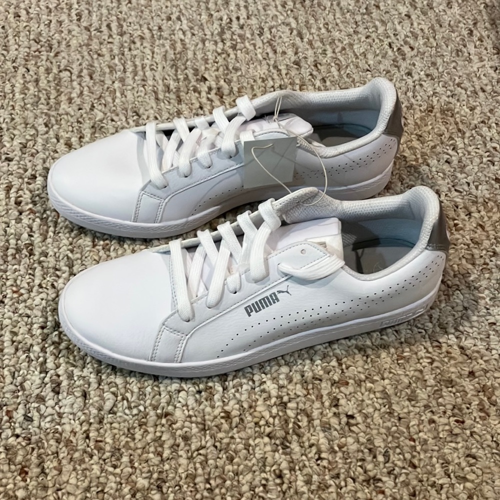 PUMA, Smash Perforated Women’s Size 10 Sneaker. Art# 366238-01